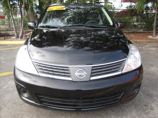 Nissan Versa 2008 photo 2