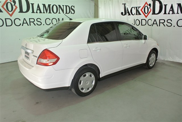 Nissan Versa 2008 photo 3