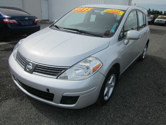 Nissan Versa 2008 photo 2