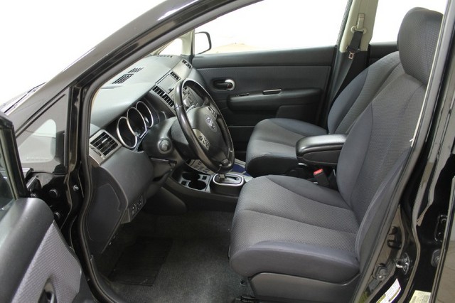 Nissan Versa 2008 photo 2