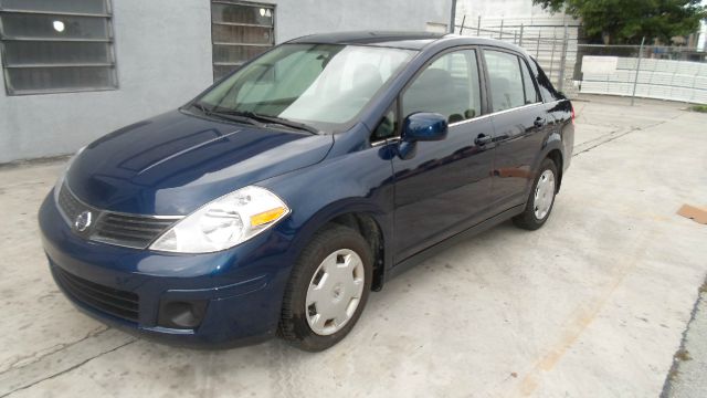 Nissan Versa 2008 photo 1