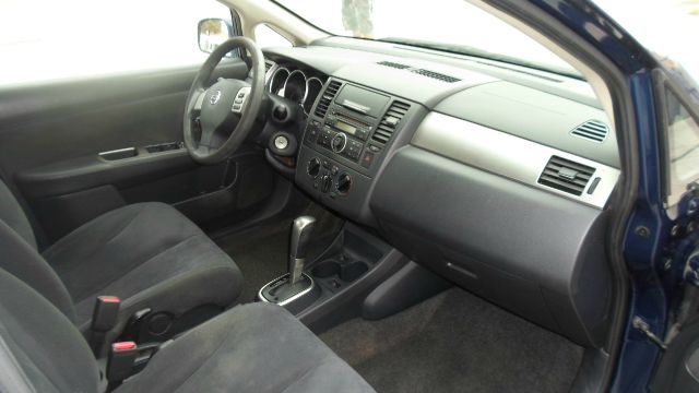 Nissan Versa 2008 photo 6