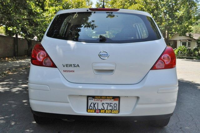 Nissan Versa E43 Hatchback