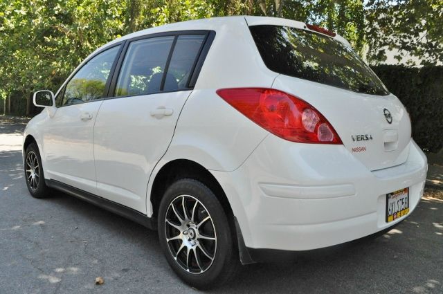 Nissan Versa 2008 photo 3