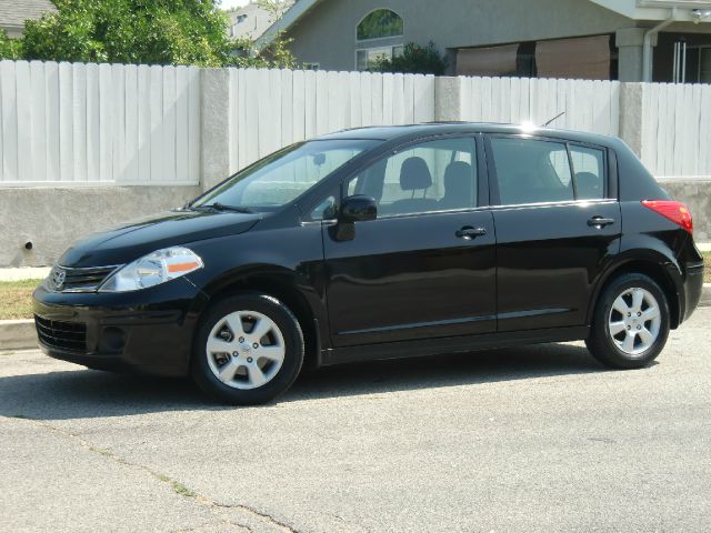 Nissan Versa 2008 photo 4