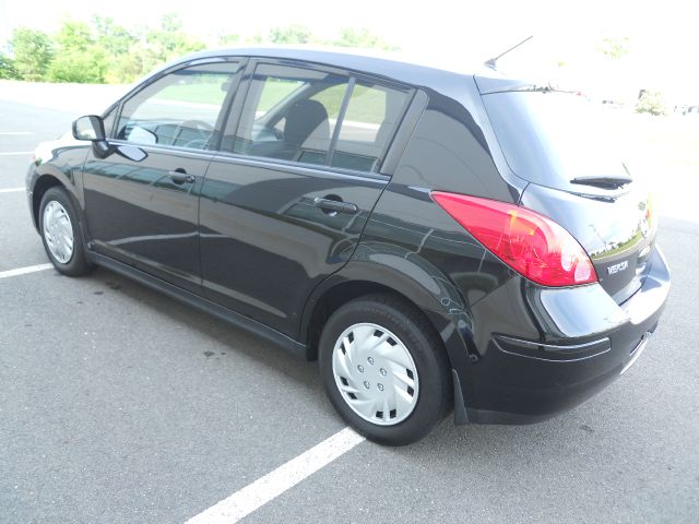 Nissan Versa 2008 photo 1