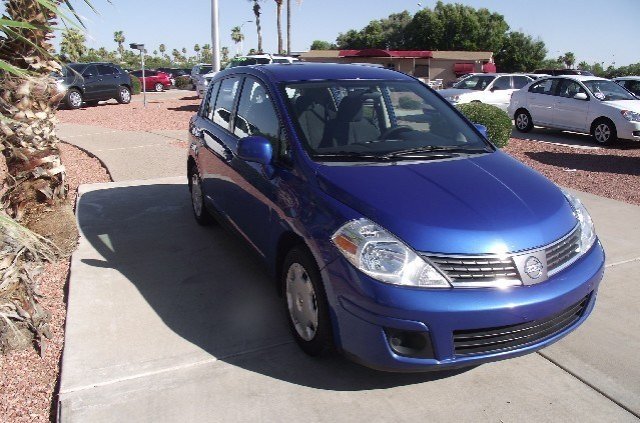 Nissan Versa 2008 photo 2