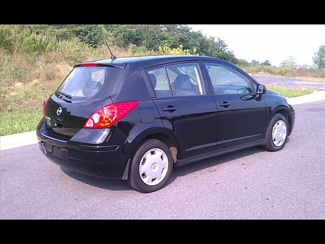 Nissan Versa 2008 photo 2