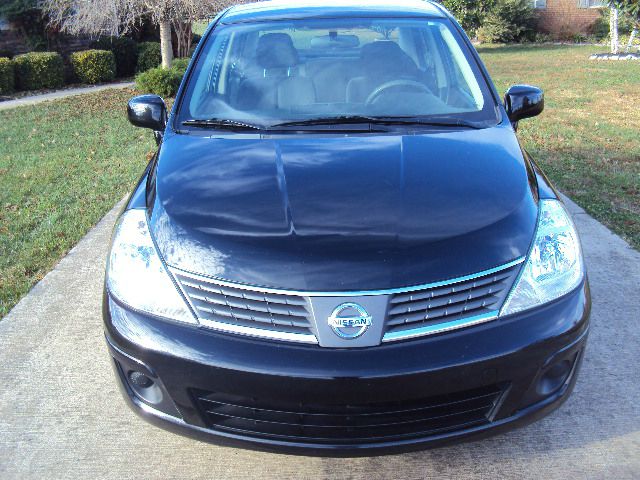 Nissan Versa 2008 photo 3