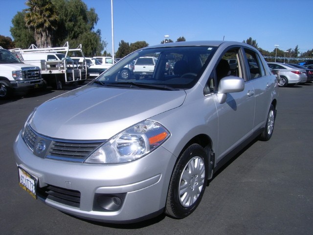 Nissan Versa 2008 photo 1