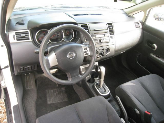 Nissan Versa 2008 photo 4