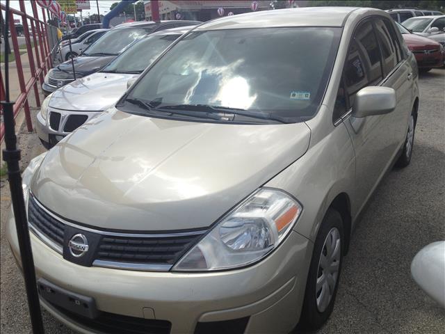 Nissan Versa 2008 photo 1