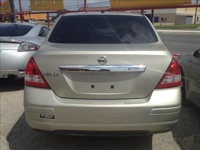 Nissan Versa 2008 photo 4