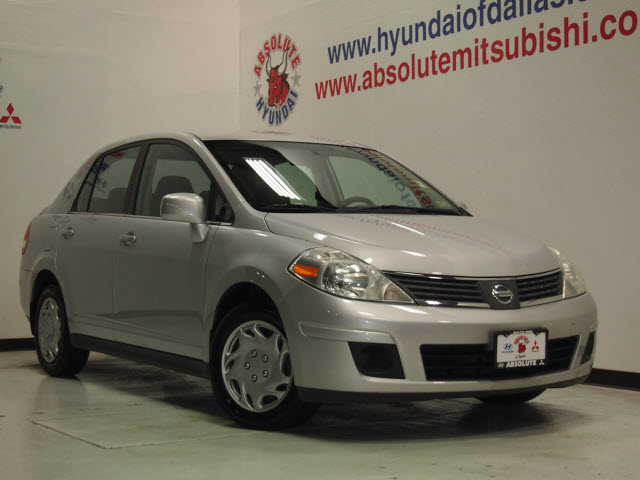 Nissan Versa 2008 photo 2