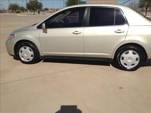 Nissan Versa 2008 photo 1