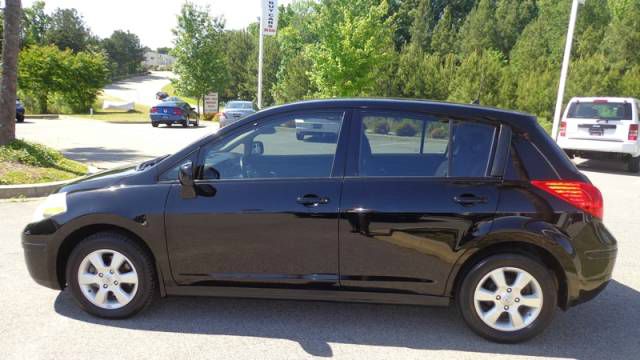 Nissan Versa 2008 photo 3