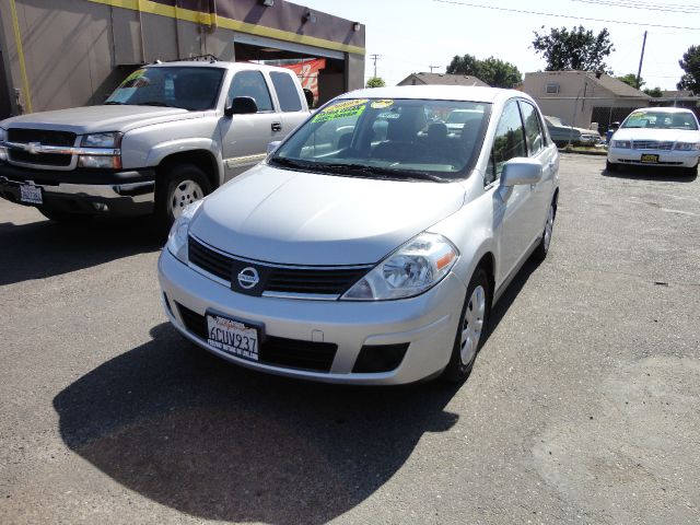 Nissan Versa Unknown Sedan