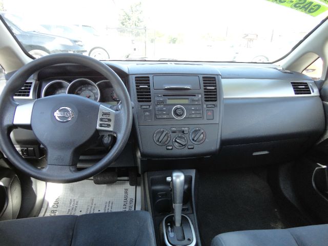 Nissan Versa 2008 photo 1