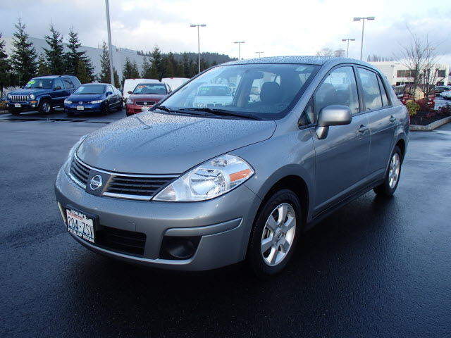 Nissan Versa 2009 photo 1