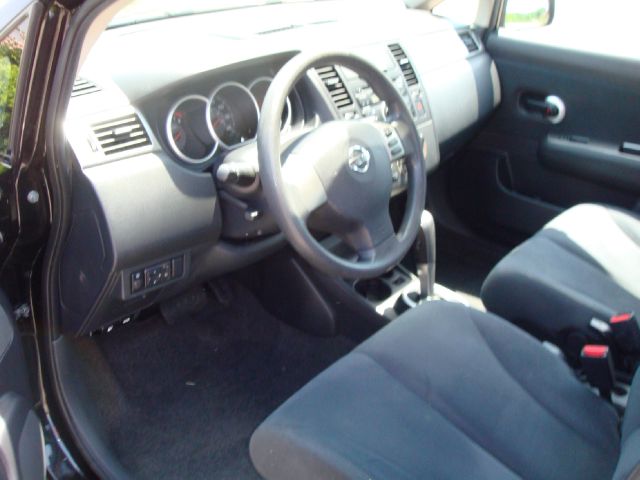 Nissan Versa 2009 photo 18