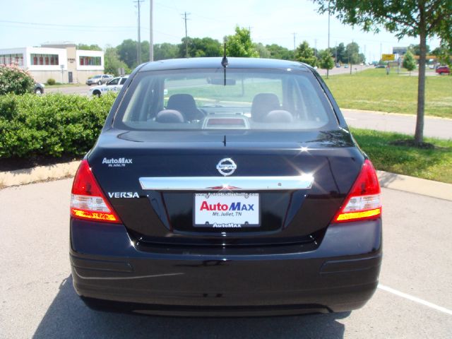 Nissan Versa 2009 photo 21