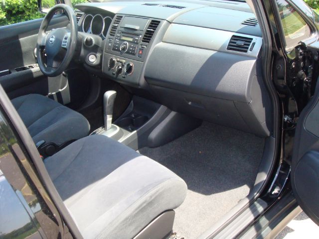 Nissan Versa 2009 photo 25