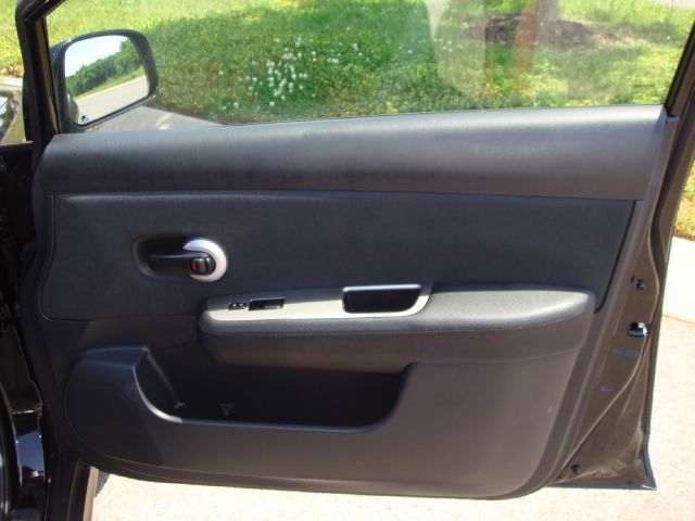 Nissan Versa 2009 photo 4