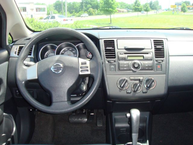 Nissan Versa 2009 photo 6