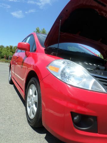 Nissan Versa 2009 photo 2