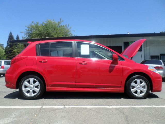 Nissan Versa 2009 photo 3