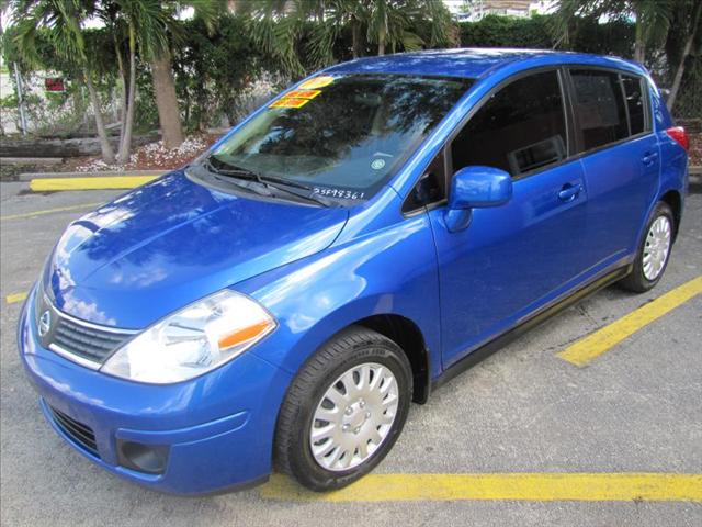 Nissan Versa Passenger Sport Minivan 4D Hatchback