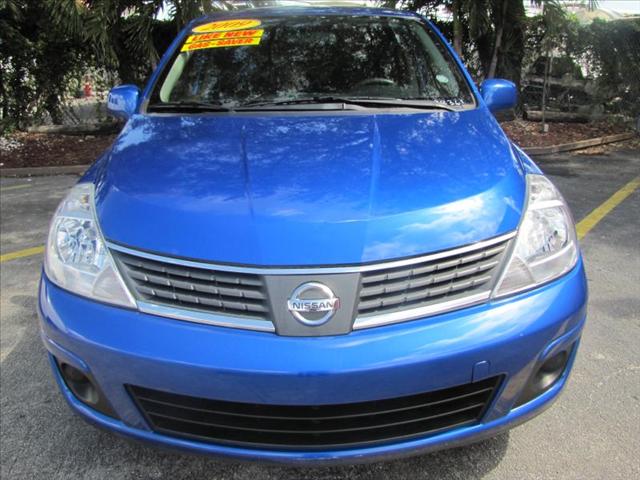 Nissan Versa 2009 photo 2