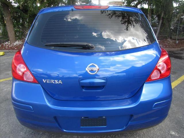 Nissan Versa 2009 photo 3