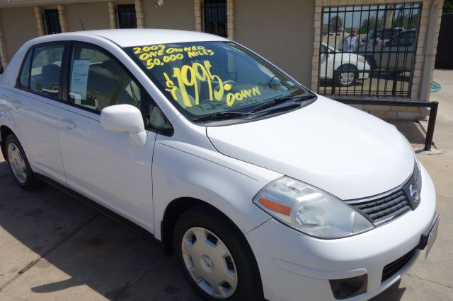 Nissan Versa 2009 photo 1