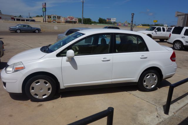 Nissan Versa 2009 photo 4