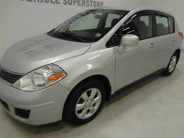 Nissan Versa 2009 photo 4