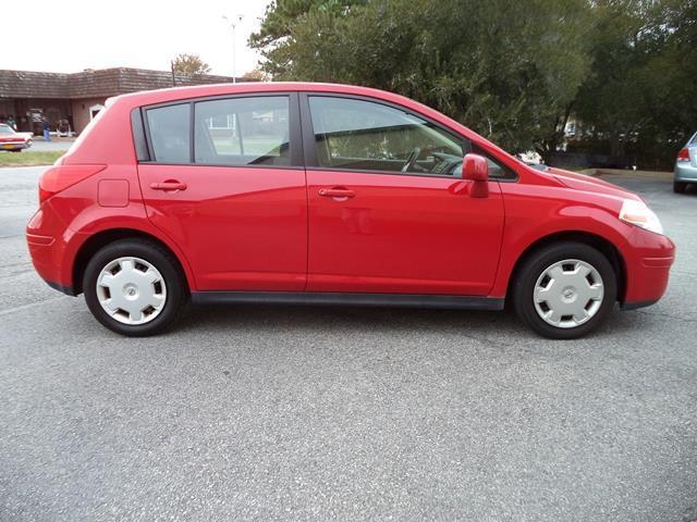 Nissan Versa 2009 photo 2