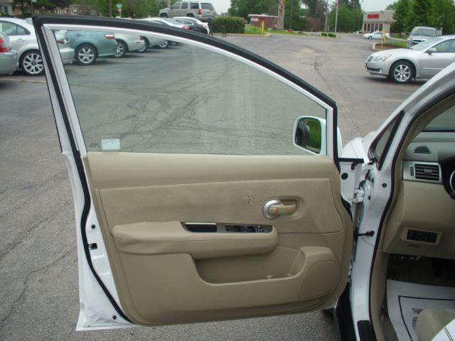 Nissan Versa 2009 photo 18