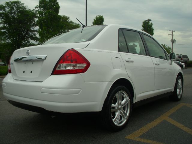 Nissan Versa 2009 photo 25