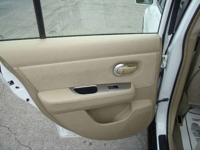 Nissan Versa 2009 photo 5