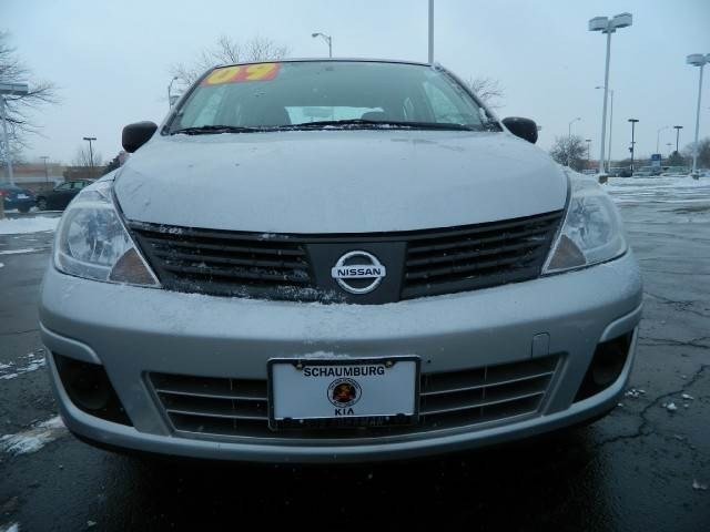 Nissan Versa 2009 photo 2