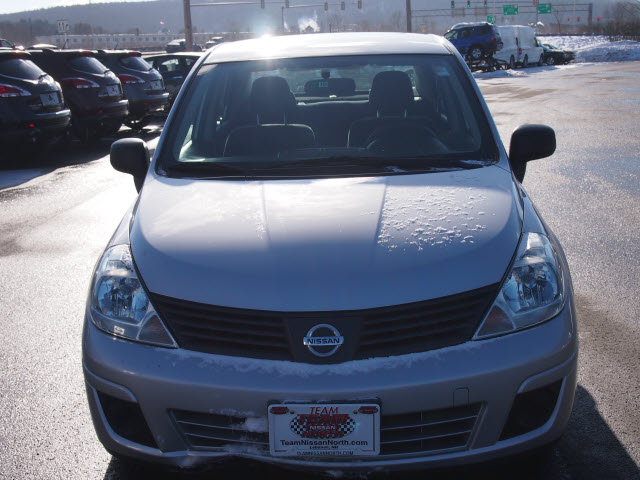 Nissan Versa 2009 photo 3