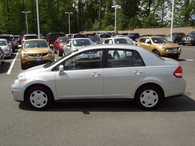 Nissan Versa E43 Sedan