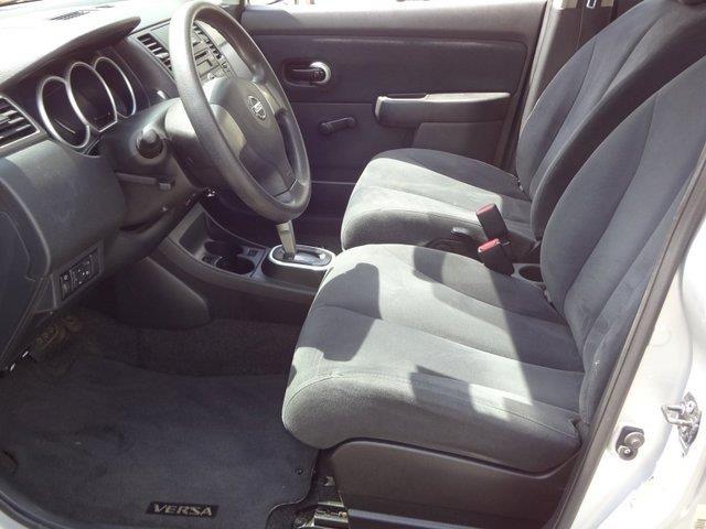 Nissan Versa 2009 photo 16