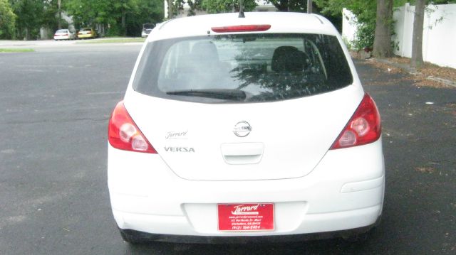 Nissan Versa 2009 photo 0