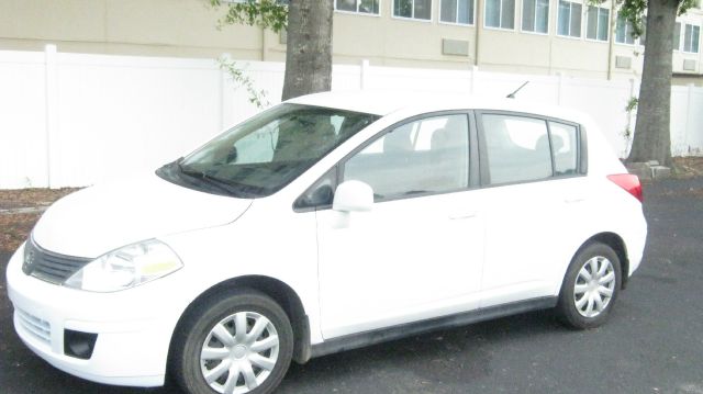 Nissan Versa 2009 photo 1