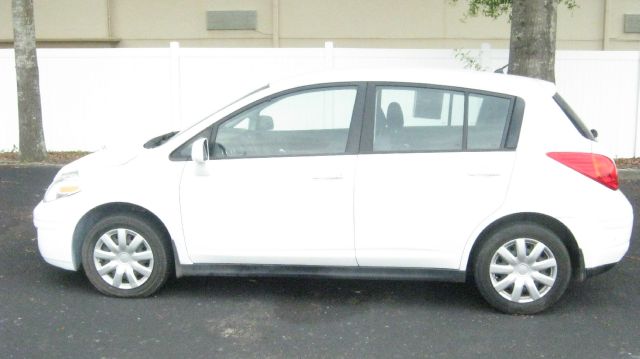 Nissan Versa 2009 photo 3