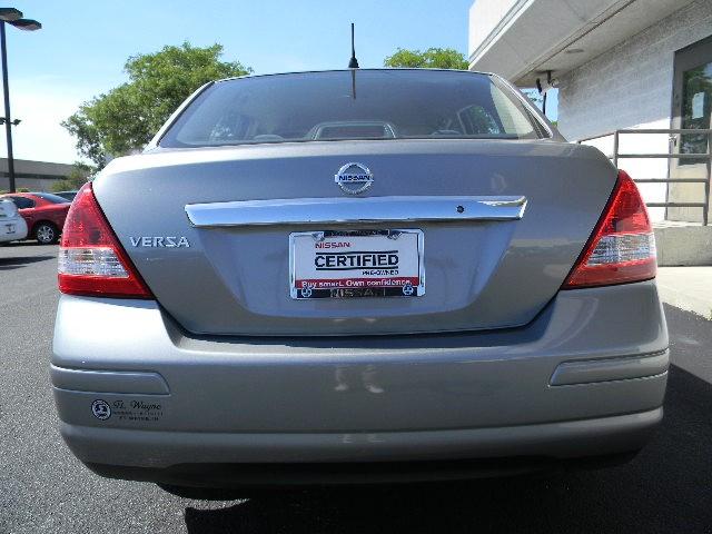 Nissan Versa 2009 photo 4