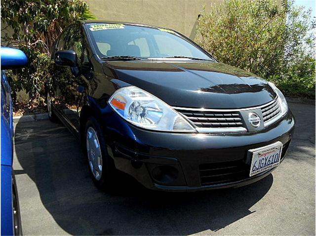 Nissan Versa 2009 photo 2