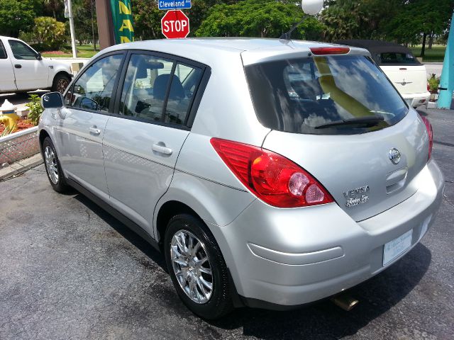 Nissan Versa 2009 photo 1